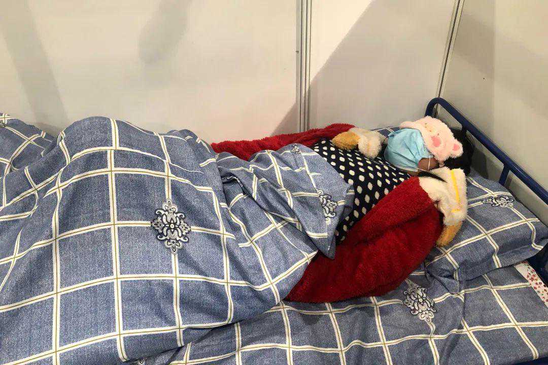 进舱日记③：“看见”方舱十二时辰，原来最像“病人”的是我