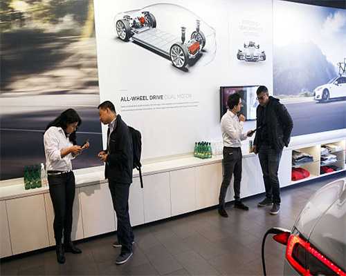 长途客车“拉帘”设置临时隔离区，上海交通执法总队严查站外上客……