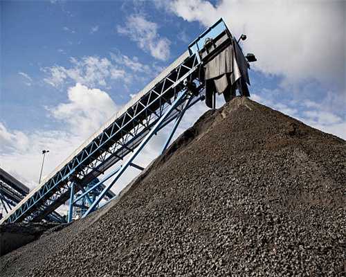 北京夫妇的“实用主义”火了，不吊顶不做电视墙，全屋简单又漂亮