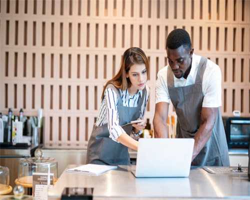 学书法选帖要准确、临帖要到位、练笔要持久，学书要变通