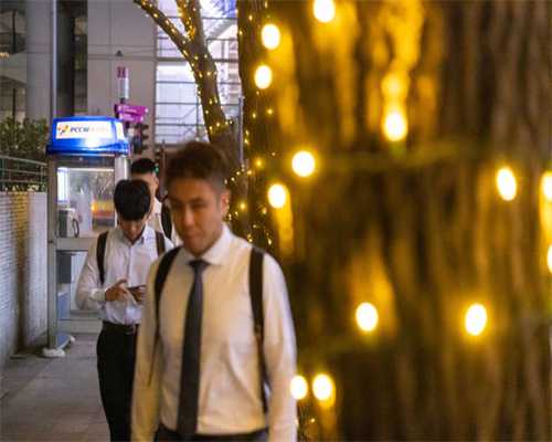 保温石材一体板怎么收口？