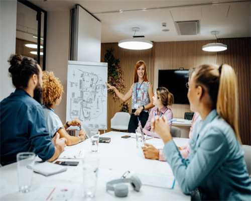 临街宅基地这样建房，在家就能开店当老板，14×20米三层商铺户型