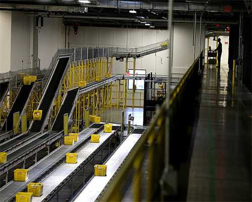 这就是于正口中的小梁朝伟吗？网友：这张七形的脸，粗看也很残忍