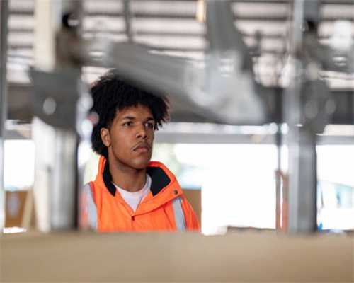 万科与链家再度联手发布新品牌 不卖房子搞装修