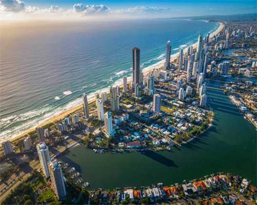 你是否曾好奇在远离城市喧嚣的乡村那些独具匠心的家具是如...